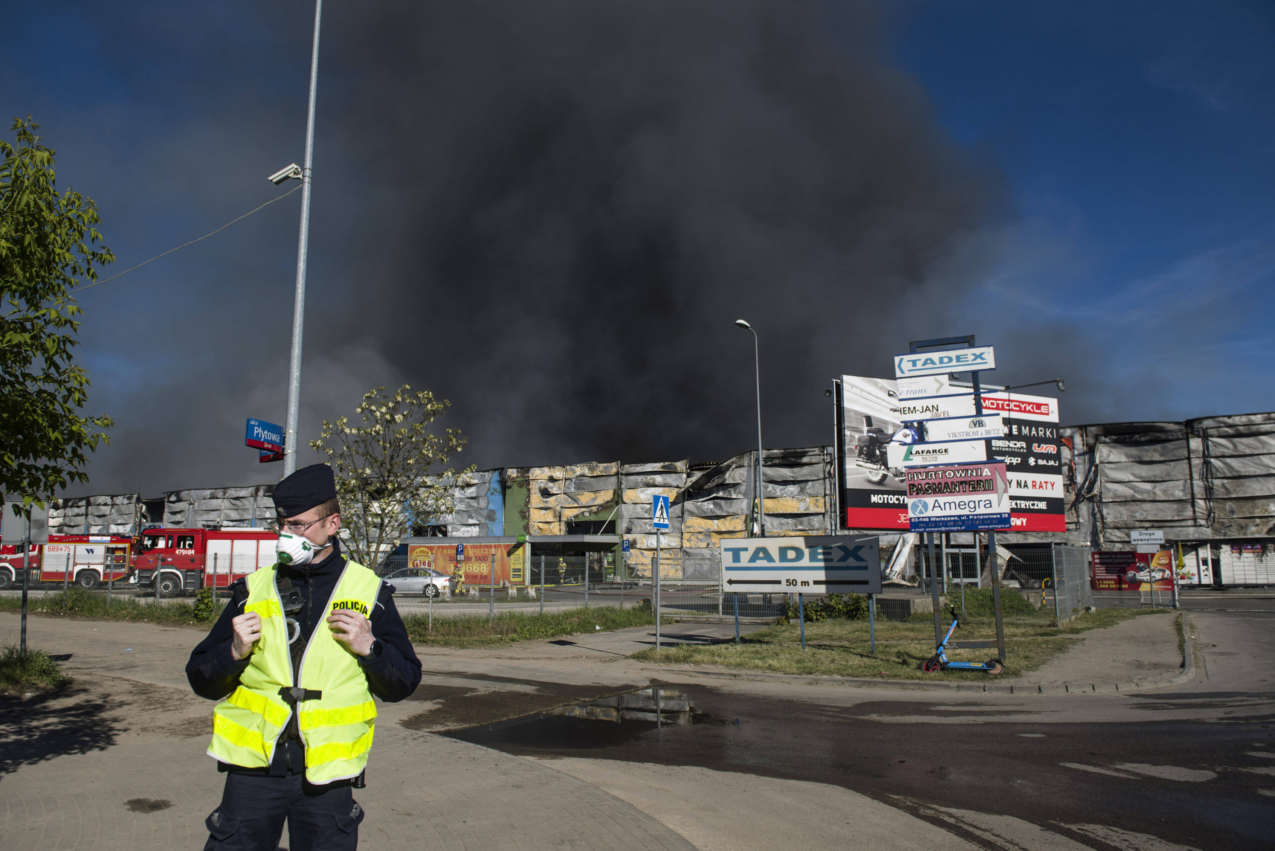 Das brennende Einkaufszentrum in Warschau
