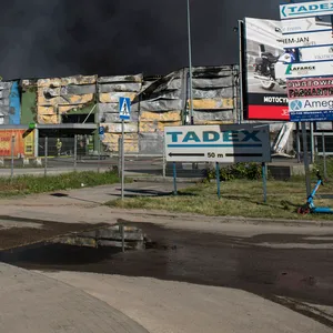 Das brennende Einkaufszentrum in Warschau
