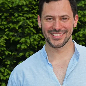 Bachelor Sebastian Klaus will seinen Fans bei der Wohnungssuche helfen. (Archivbild)