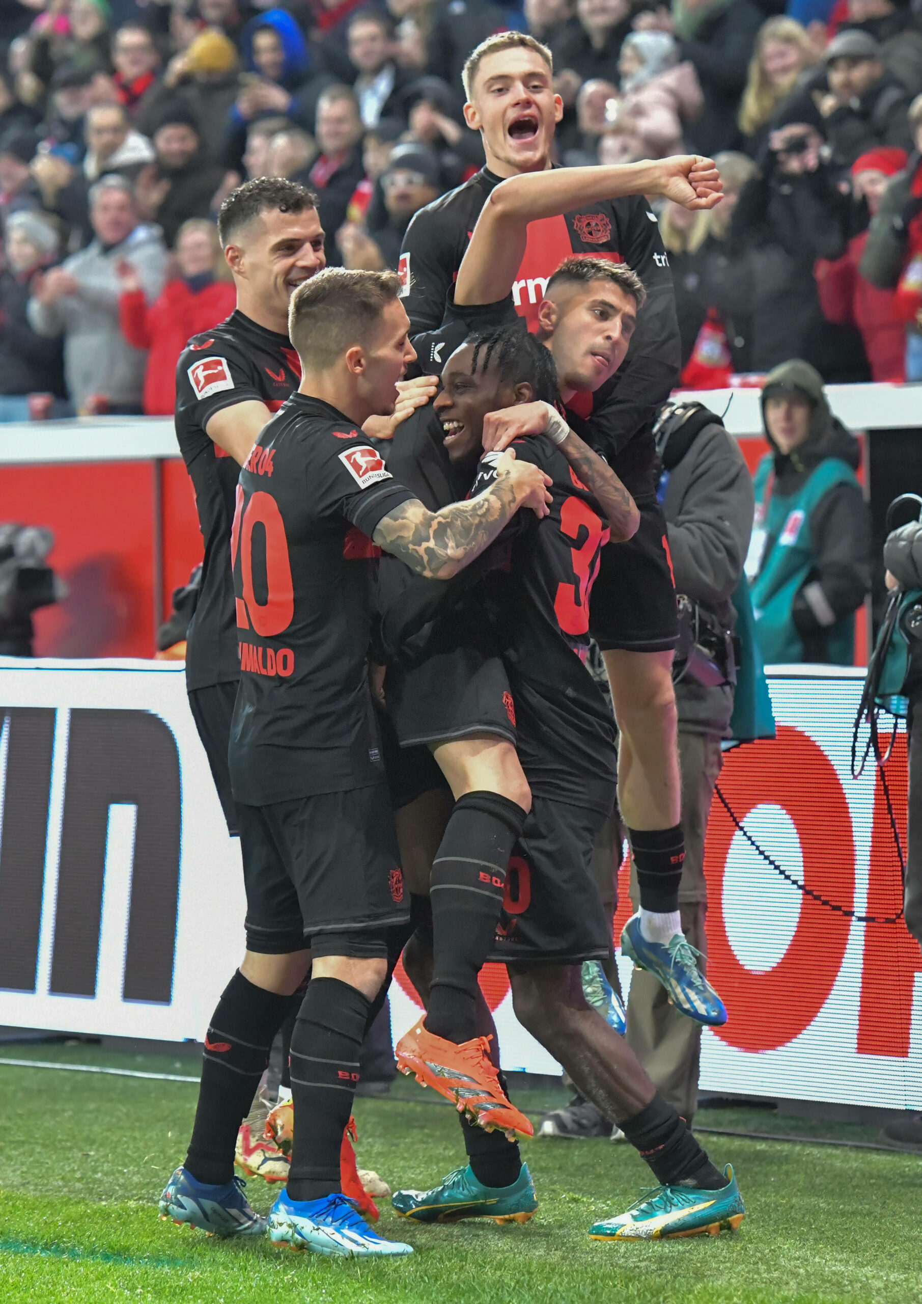 Florian Wirtz bejubelt ein Leverkusener Tor