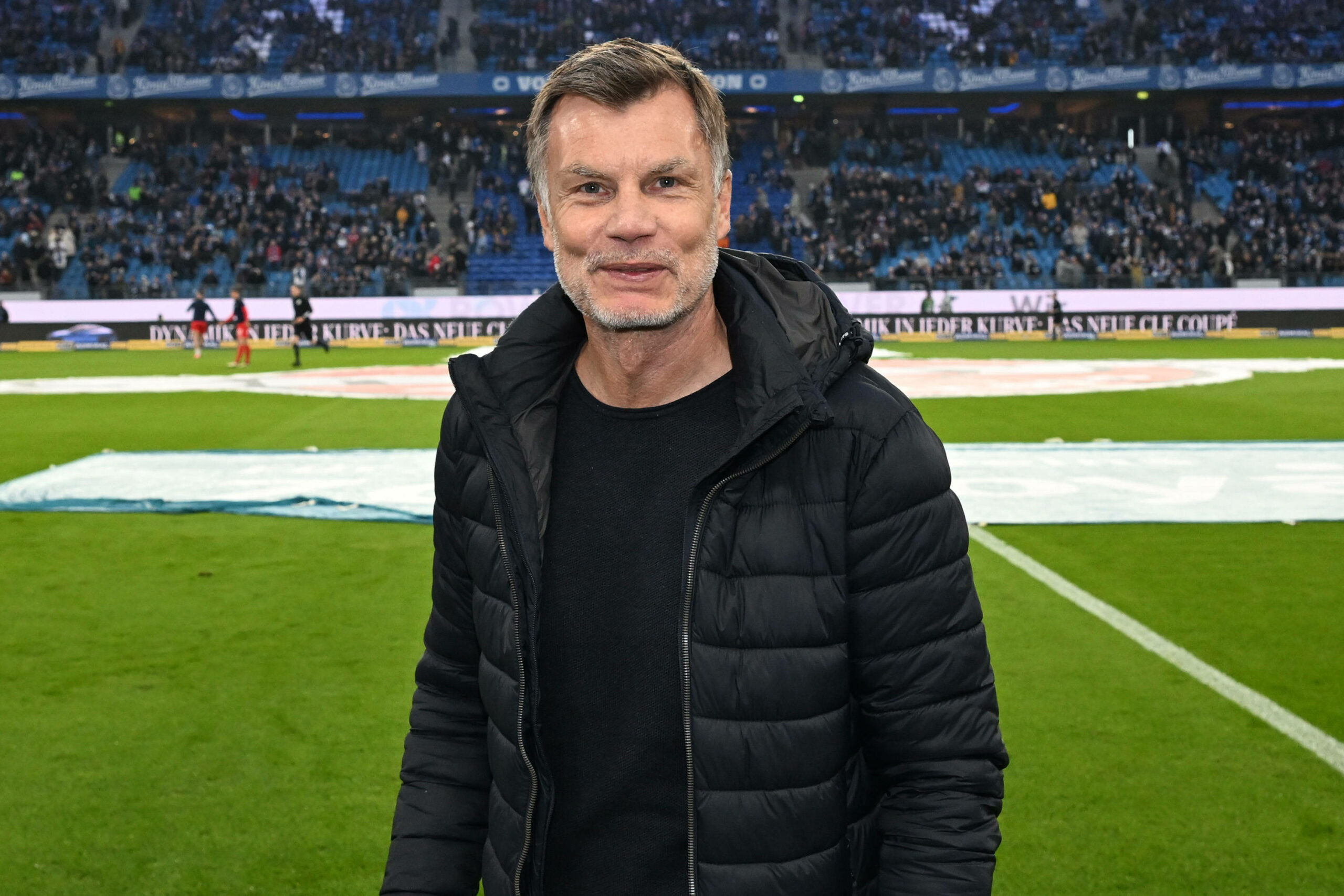 Thomas Helmer als TV-Experte beim Spiel HSV gegen Kiel