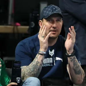 Stefan Kretzschmar als Zuschauer bei einem Handball-Spiel.