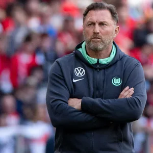 Trainer Ralph Hasenhüttl beim Spiel gegen den FC Bayern