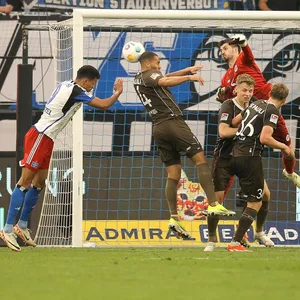 St. Pauli kassiert das 0:1 im Derby durch Glatzel