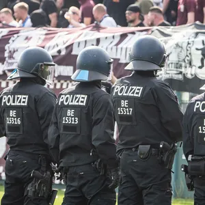 Bei der Partie gegen Energie Cottbus sorgten die Anhänger des BFC Dynamo für kräftig Unruhe.