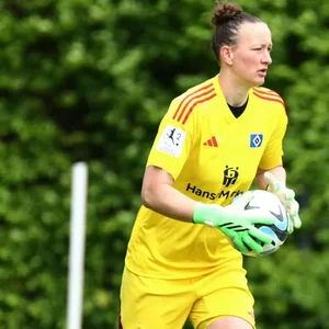 Almuth Schult im Tor des HSV