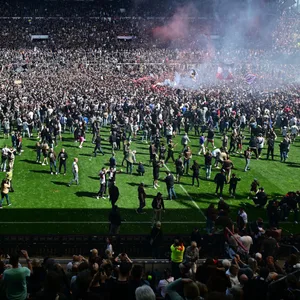 Platzsturm im Millerntor-Stadion beim St. Pauli-Aufstieg