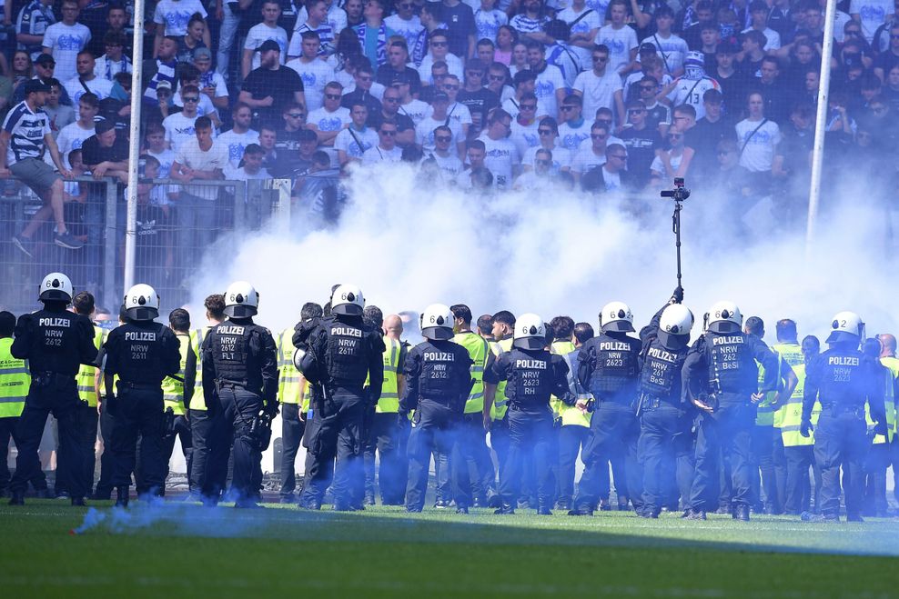 Polizei beim Spiel MSV Duisburg gegen Erzgebirge Aue