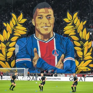 Choreo zum Abschied von Kylian Mbappé in Paris
