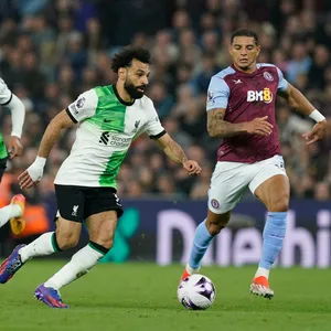 Mohamed Salah mit dem Ball am Fuß.