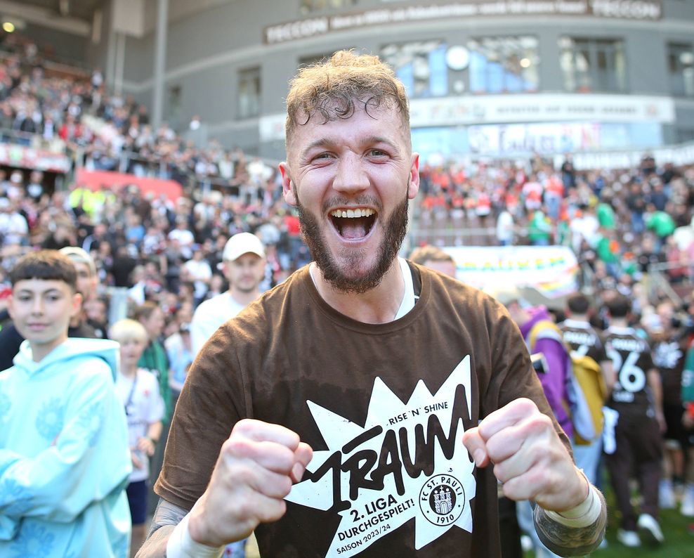 Marcel Hartel feierte mit St. Pauli im Mai noch den Aufstieg in die Bundesliga.