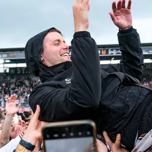 Fabian Hürzeler wird auf Händen getragen
