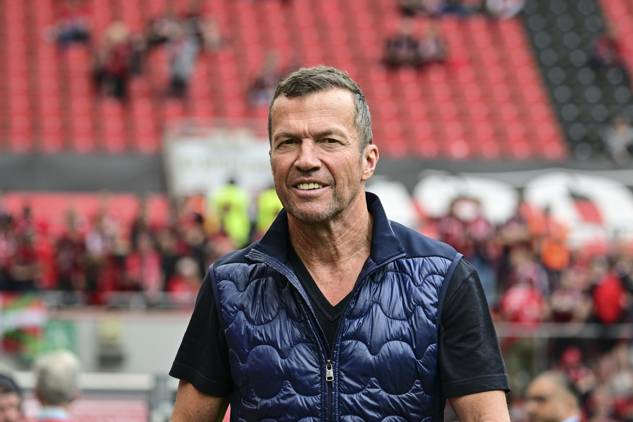 Lothar Matthäus als Sky-Experte beim Spiel von Leverkusen gegen Augsburg