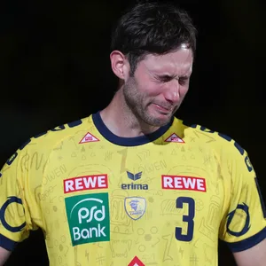 Uwe Gensheimer weint bei seinem Abschied
