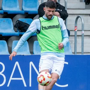 Jordi Escobar beim Aufwärmen mit Celta Fortuna