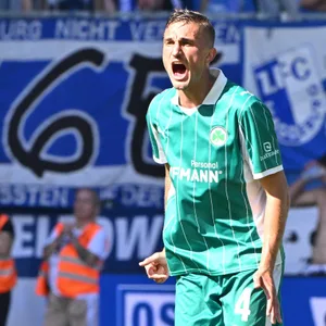 Philipp Ziereis im Fürther Trikot