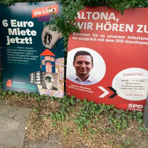 Stehen überall: „Hohlkammer-Wahlplakate“ aus Polypropylen.