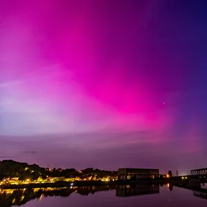 Polarlichter über der Elbe, hier in Lauenburg