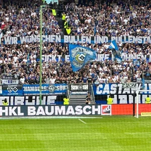 Das Hass-Plakat der HSV-Ultras