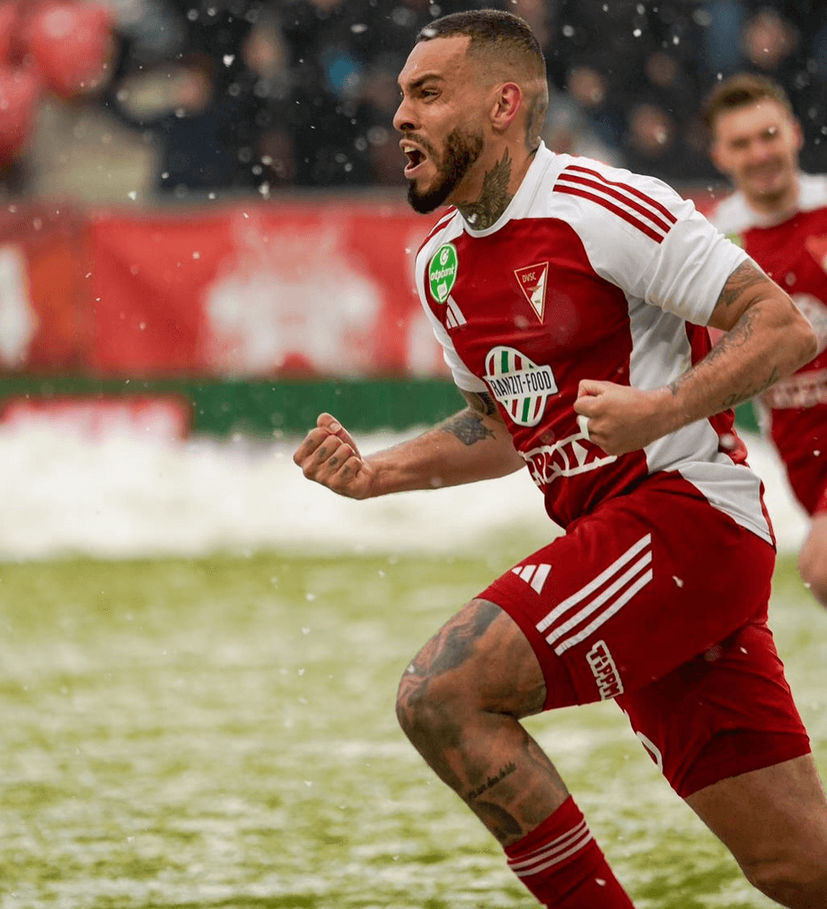 Derebcens Maurides feuert euín Tor