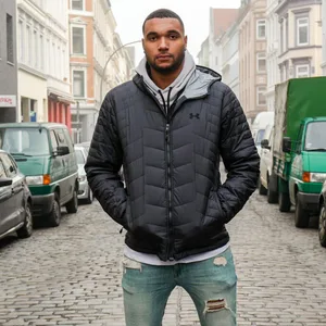 Jonathan Tah auf der Straße in Ottensen