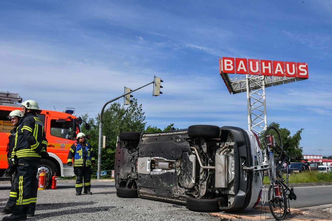 Schwerer Unfall an A1 bei Barsbüttel – zwei Verletzte