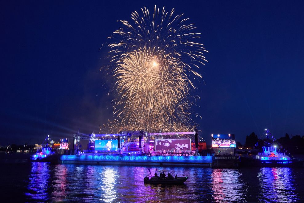 Feuerwerk beim 835. Hafengeburtstag