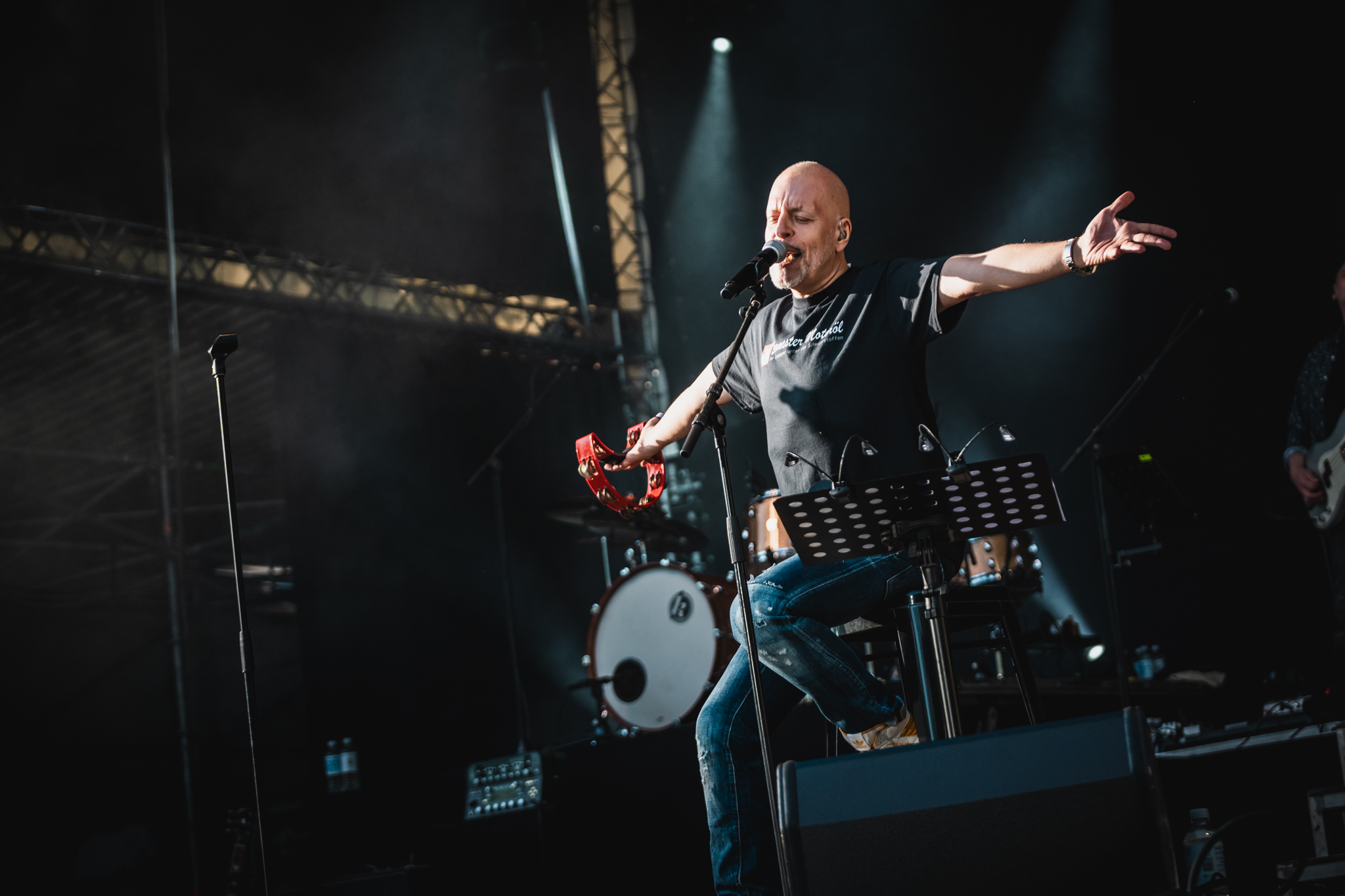 Das ist wie... fliegen? siegen? Egal! Lotto King Karl ist jedenfalls in seinem Element beim 54. Stadtpark-Konzert.