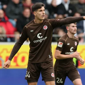Igor Matanovic bei den Profis des FC St. Pauli