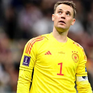 Manuel Neuer guckt nachdenklich