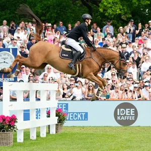 Marvin Jüngel beim Derby in Hamburg auf Balou's Erbin