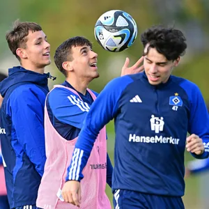 Otto Stange, Bilal Yalcinkaya und Nicolas Oliveira im HSV-Training