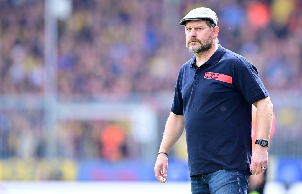 Steffen Baumgart am Seitenrand