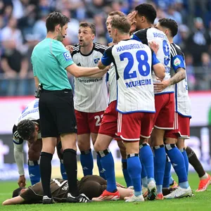 Robert Glatzel traf zur Führung für den HSV, doch Schiedsrichter Matthias Jöllenbeck annullierte den Treffer – genau wie ein zweites HSV-Tor nach der Pause.