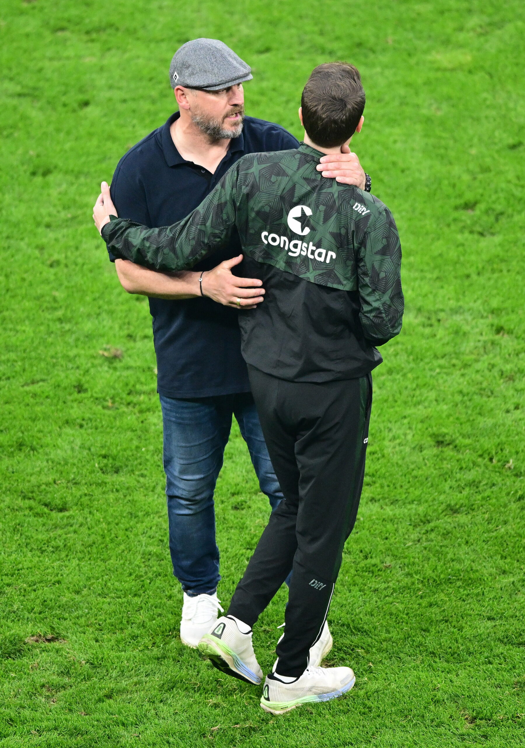 HSV-Trainer Steffen Baumgart und St. Paulis Fabian Hürzeler