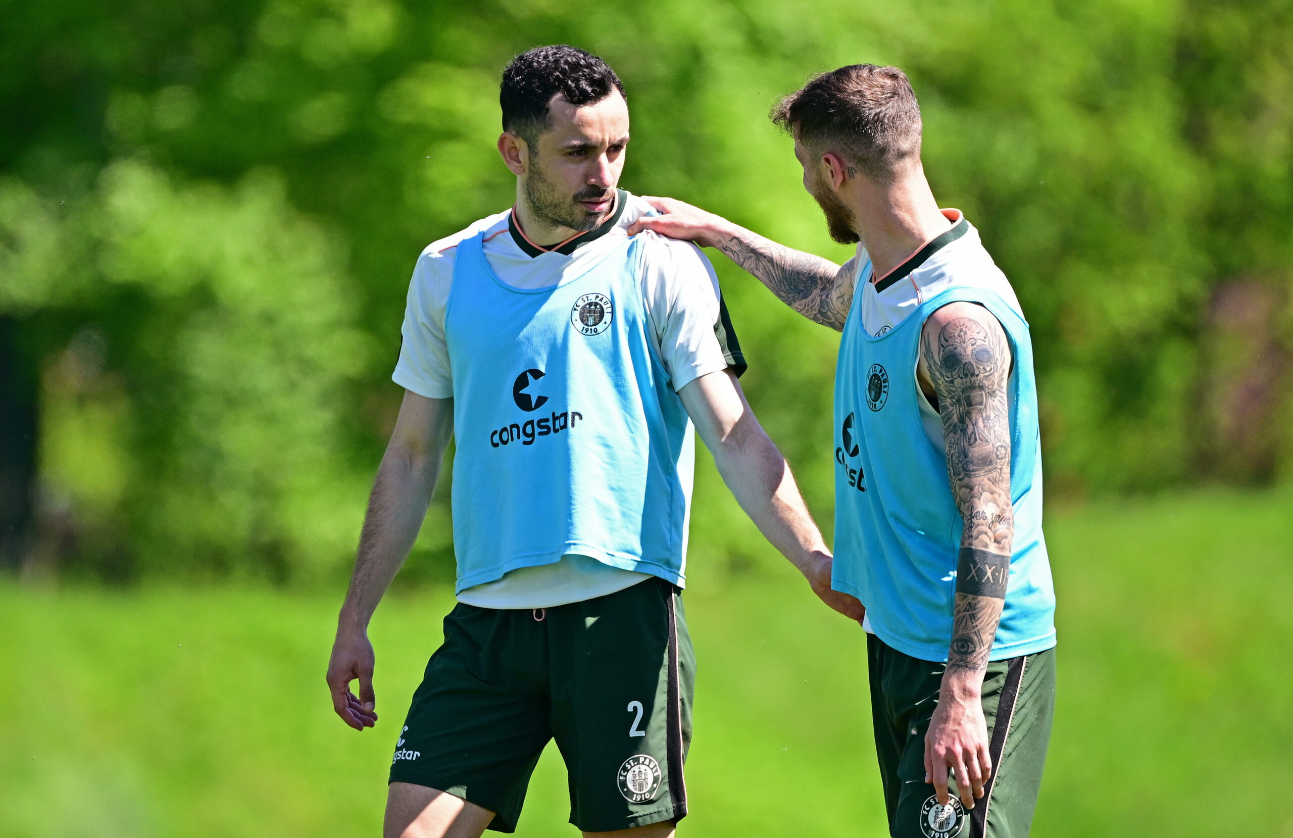 Manolis Saliakas und Marcel Hartel im St. Pauli-Training