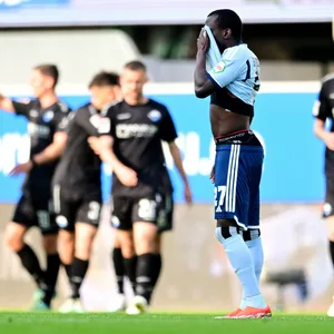 Frust bei Jean-Luc Dompé und dem HSV in Paderborn