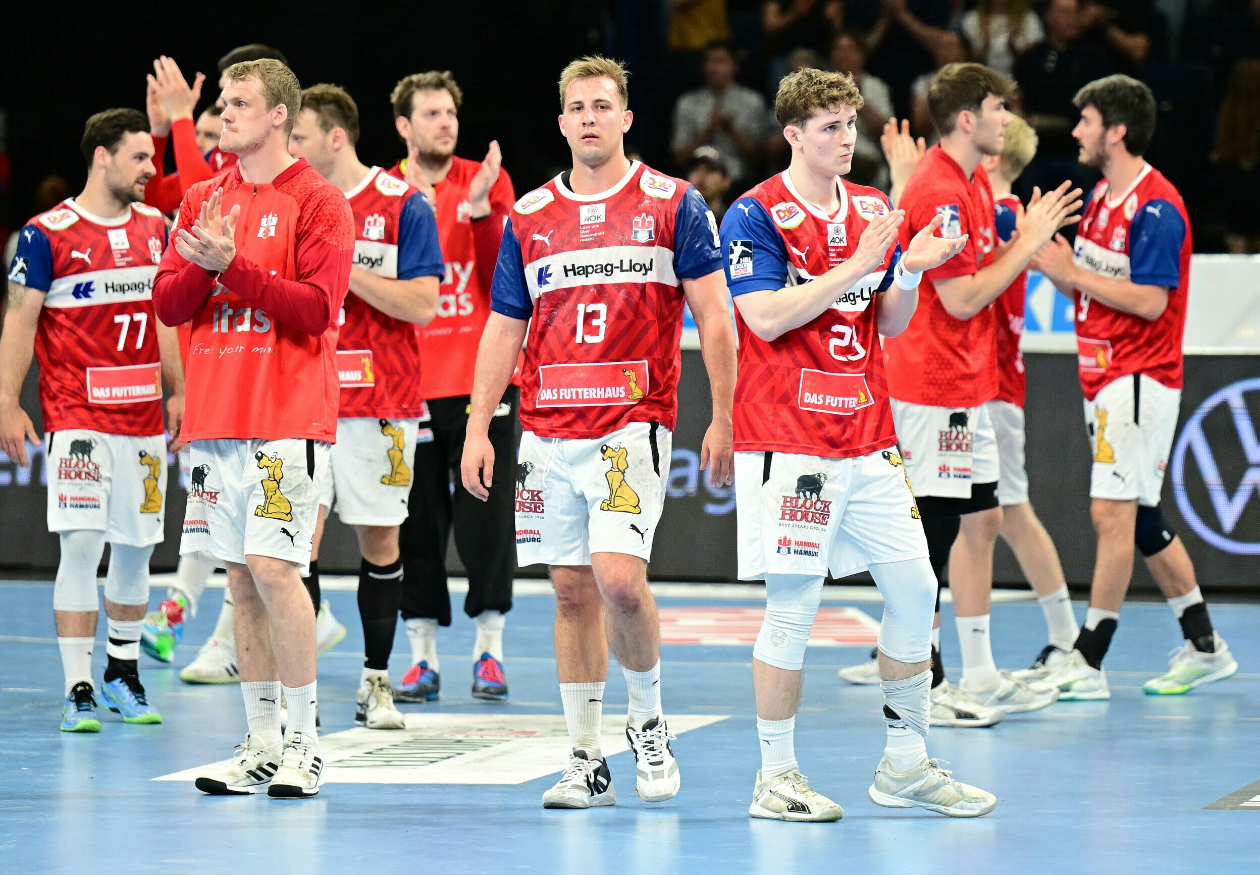 Bange Blicke: Die Zukunft der Hamburger Handballer ist ungeklärt, wird am Donnerstag entschieden.