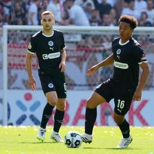 James Sands und Joel Chima Fujita bilden das Mittelfeldzentrum des FC St. Pauli.