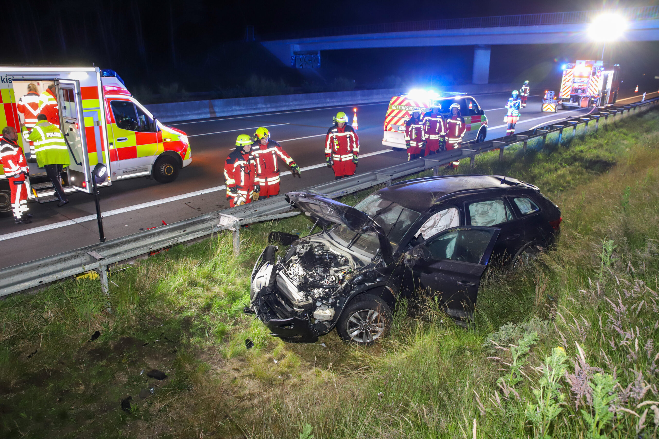 Auto überschlägt sich auf A7 Höhe Kaltenkirchen – Fahrer hatte 2,22 Promille