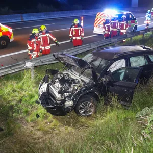 Auto überschlägt sich auf A7 Höhe Kaltenkirchen – Fahrer hatte 2,22 Promille