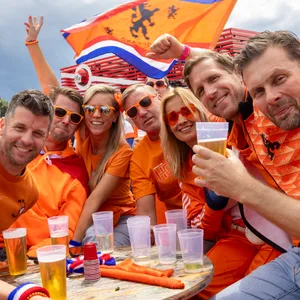 Tausende Niederländer feierten am Sonntag beim Fan Fest auf dem Heiligengeistfeld.