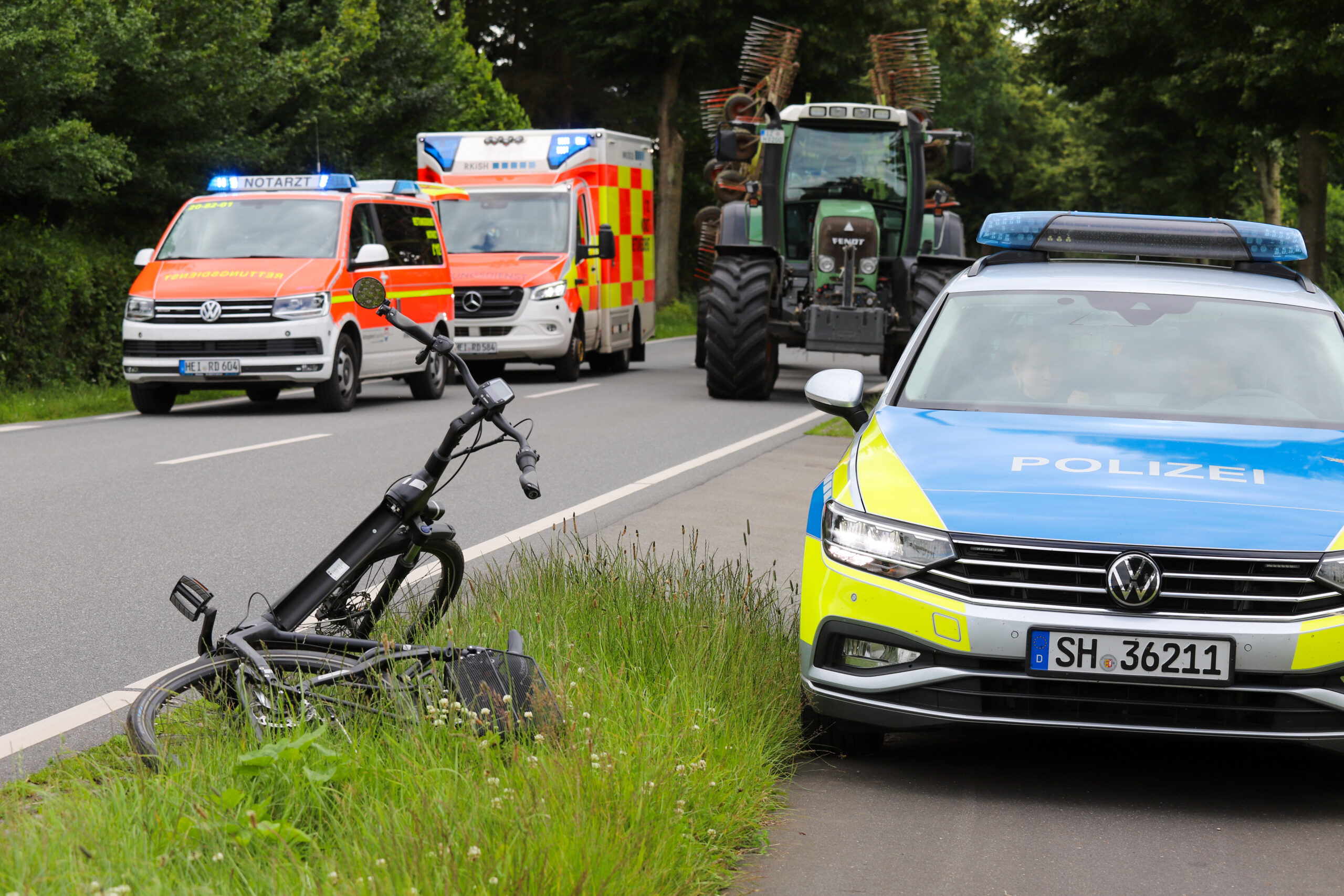 Frau mit e-Bike von BMW erfasst und schwer verletzt