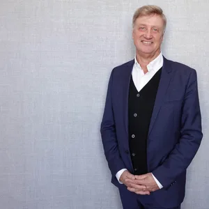 Ole von Beust lacht in die Kamera