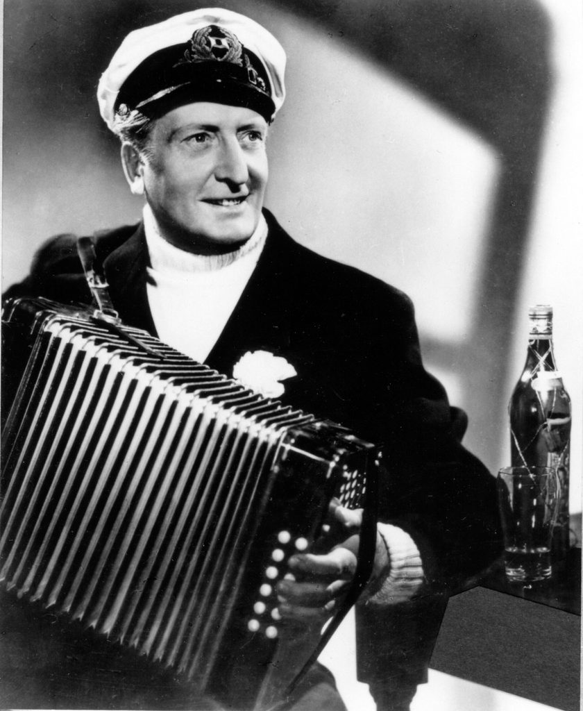 Hans Albers mit Akkordeon