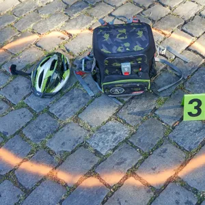 Kind läuft unvermittelt auf die Straße und wird schwer verletzt