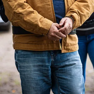 Ware versprochen, bezahlen lassen aber nie geliefert. Betrüger-Pärchen ergaunert 800,000 Euro