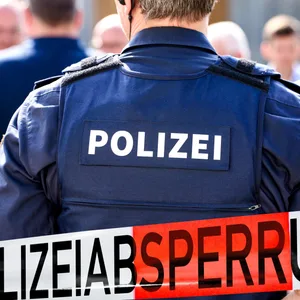 Polizisten haben das Gebiet abgeriegelt (Symbolbild).