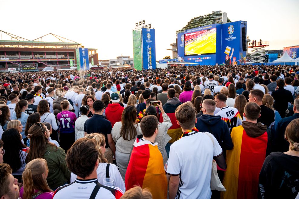 40.000 Menschen passen auf das Public-Viewing-Gelände auf dem Heiligengeistfeld.