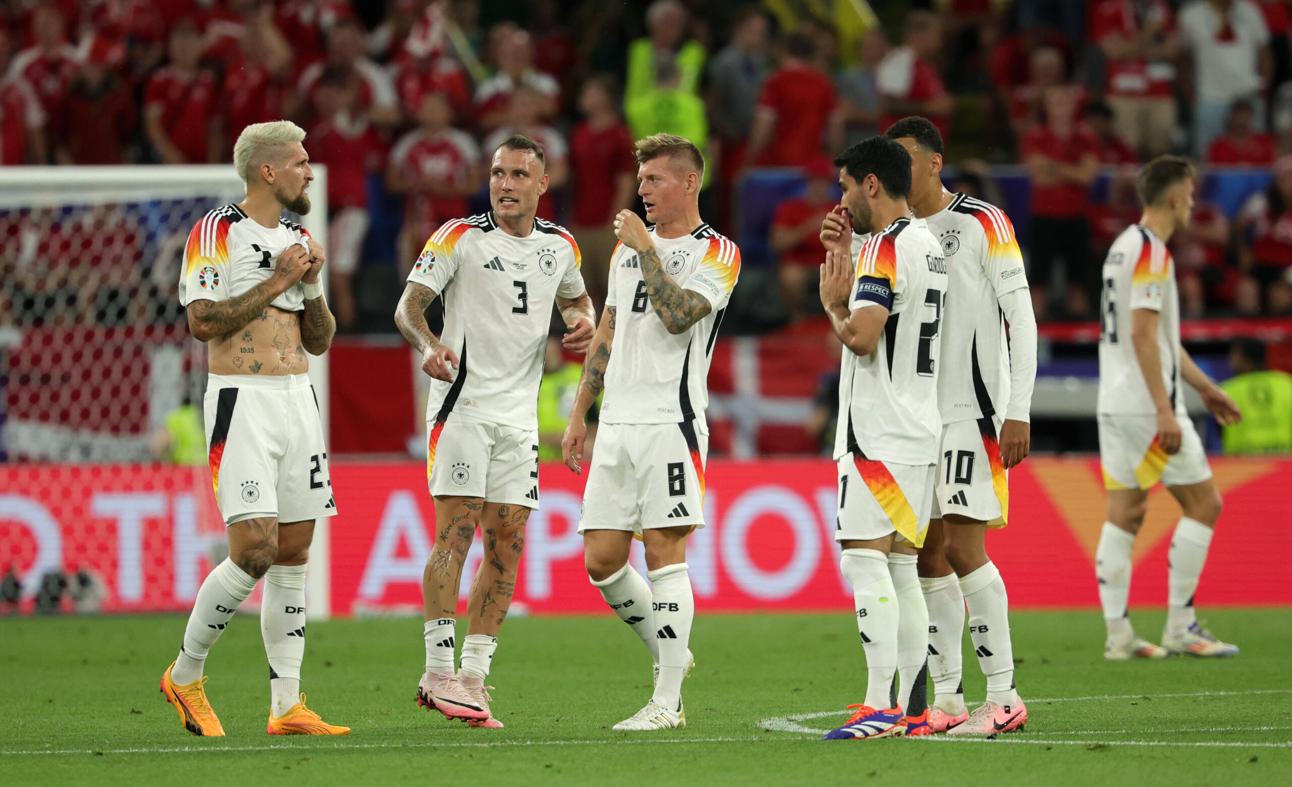 DFB-Team beim Spiel gegen Dänemark